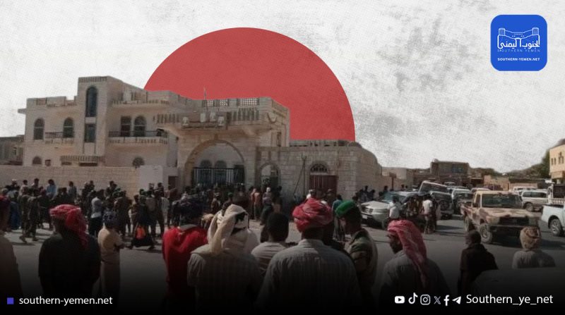 غضب جنود يغلق مبنى محافظة سقطرى