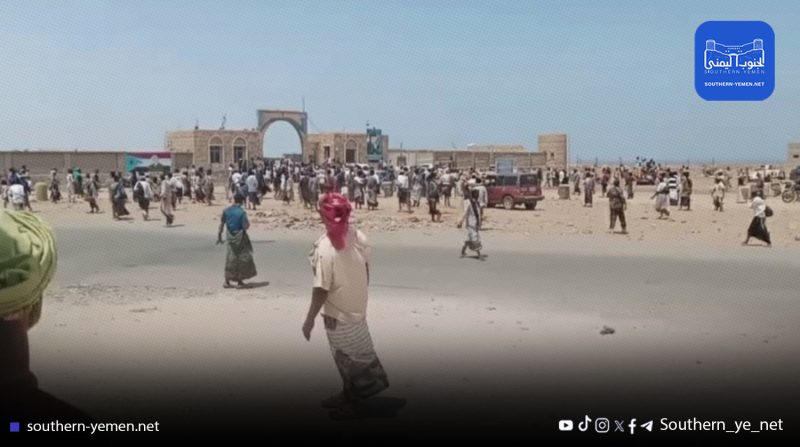 سقطرى.. احتجاجات عسكرية رفضًا لإجراءات التغيير في صفوف القوات