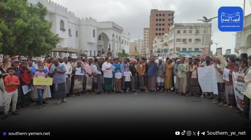 هددت بالتعاقد مع بدلاء.. سلطات حضرموت تحث المعلمين على العودة إلى المدارس