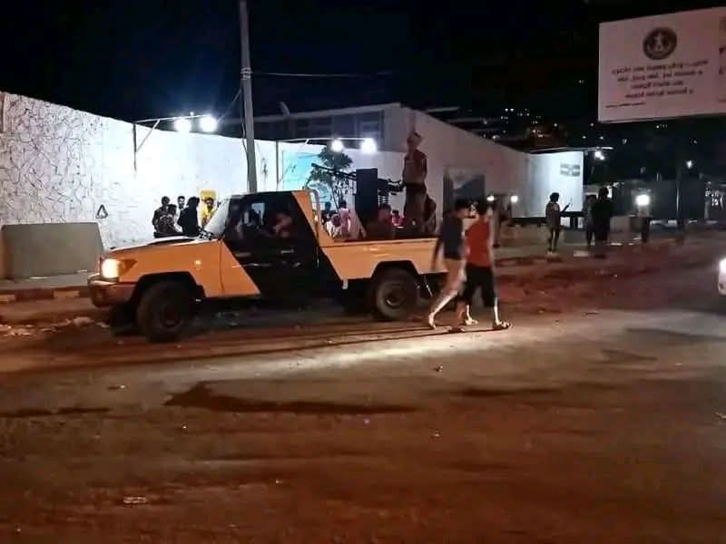 عدن…اشتباكات مسلحة بين ميليشيات المجلس الانتقالي في التواهي