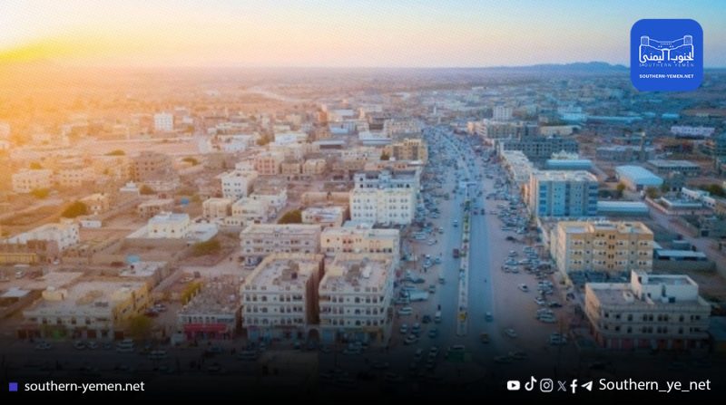 عاجل.. إطلاق نار كثيف أمام مبنى الإدارة المحلية يهز مدينة عتق