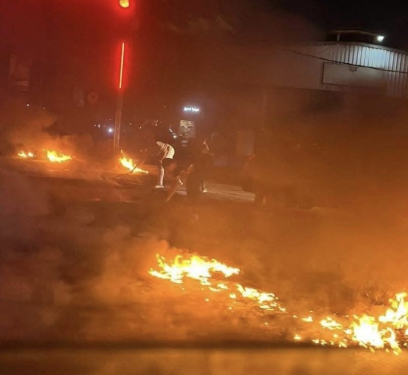 غضب عارم في عدن.. احتجاجات على انقطاع الكهرباء وتدهور الخدمات