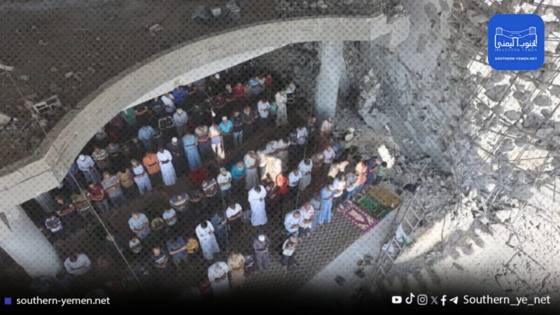 بعد انقطاع شهور.. صلاة الجمعة في غزة على أنقاض المساجد