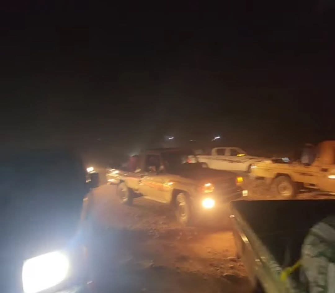 تعزيزات قبلية كبيرة تصل العكدة في حضرموت لمواجهة التمدد العسكري الإماراتي