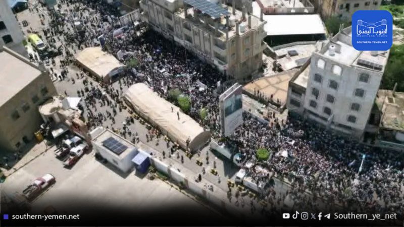 مطالبات بإزالة خيام الاعتصام من شارع جمال في تعز