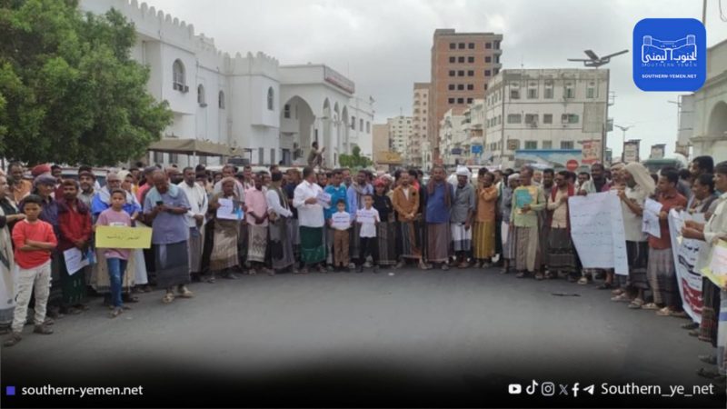 حضرموت.. المعلمون يعلّقون الإضراب جزئيًا تنفيذًا لقرار قضائي مع استمرار المطالب