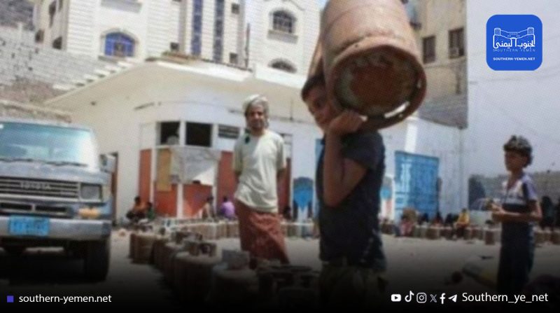 عدن تغرق في أزمة غاز خانقة وسط طوابير متزايدة واتهامات بافتعال الأزمة