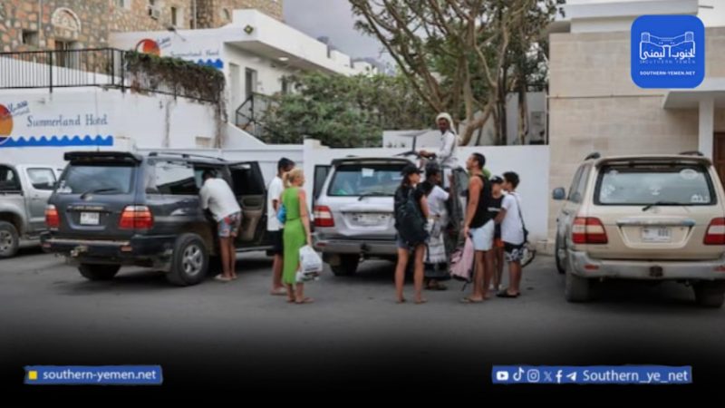اليمن يستكمل إجلاء أكثر من 600 سائح عالق في جزيرة سقطرى