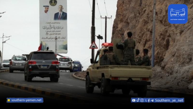 تصعيد جديد في عدن.. الانتقالي يفرض طوقًا أمنيًا ويقيد تحركات العمالقة