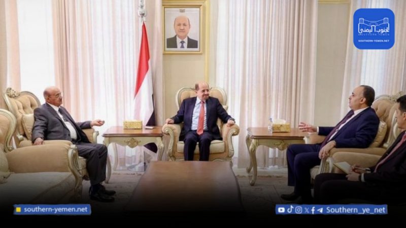 رئيس الوزراء يوجه البنك المركزي والمالية بتسريع إجراءات صرف الرواتب المتأخرة