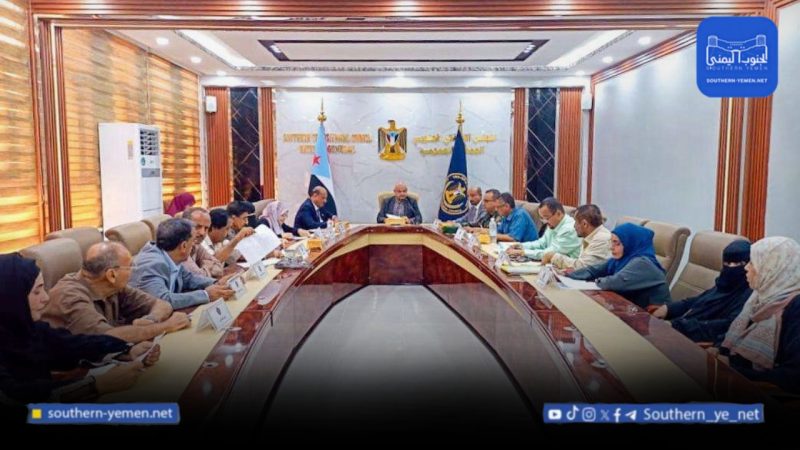 الانتقالي يصعّد بمطلب حكومة جنوبية.. هل تراجع السعودية حساباتها؟