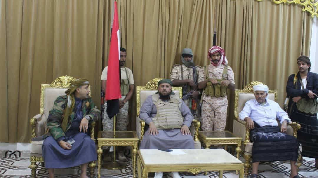 سقوط نفوذ الانتقالي في المهرة ورفع العلم اليمني فوق المقرات الرسمية