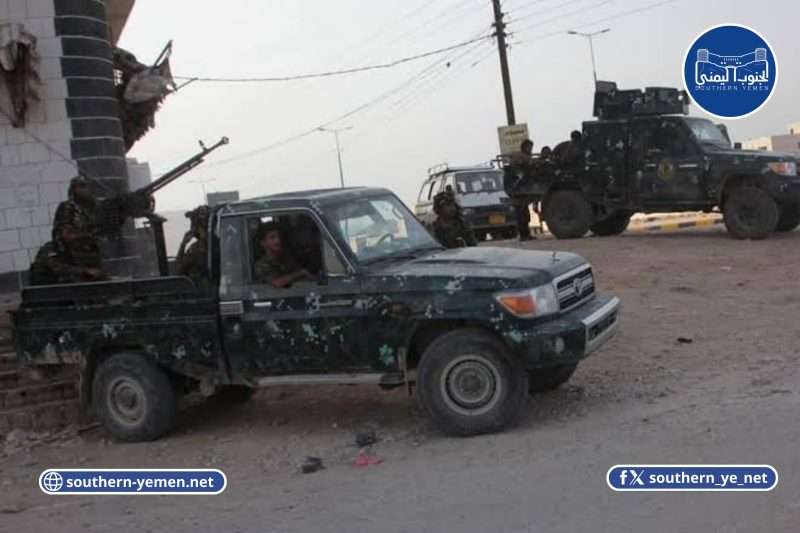 خلاف بين جنود في نقطة عسكرية بشبوة يتحول إلى إطلاق نار ويصيب مدنيتين