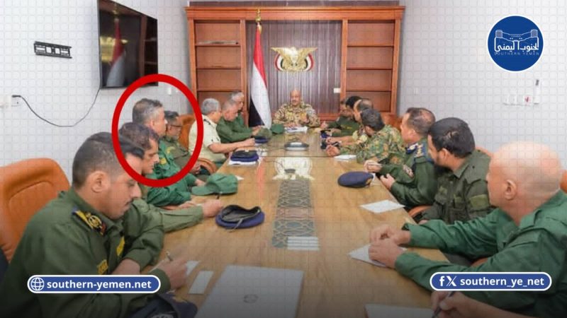 بحضور المسؤول المقال.. طارق صالح يتحدى قرار تعيين مدير جديد لشرطة الوازعية