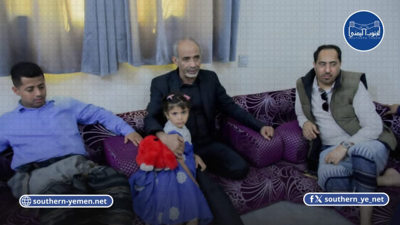 الصبيحي والبكري يعزيان أسرة التربوي عبدالرحمن الشاعر بعد اغتياله في عدن