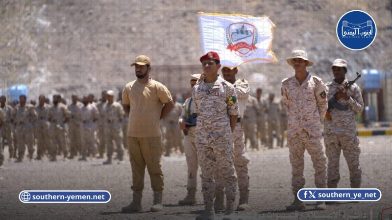 قوات درع الوطن تنظم عرضا عسكريا في عدن وسط غياب رسمي للعلم الجمهوري