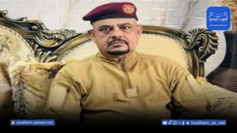 تعيين مثير للجدل.. العليمي يمنح منصباً رفيعاً لضابط سبق أن هاجم الحكومة وجيشها
