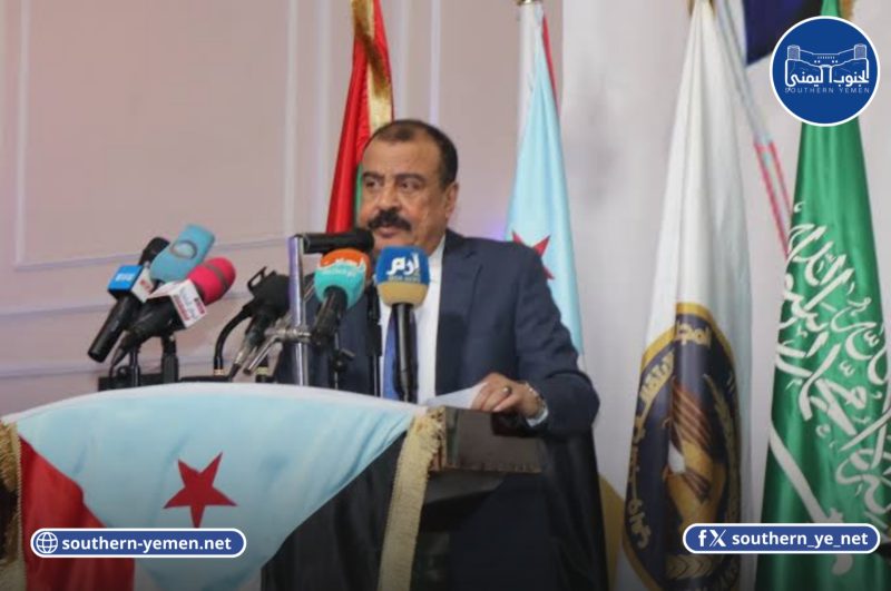 بيان من الرياض يعيد الجدل.. بن بريك يستحضر صفة المجلس الانتقالي بعد أشهر من قرار حله