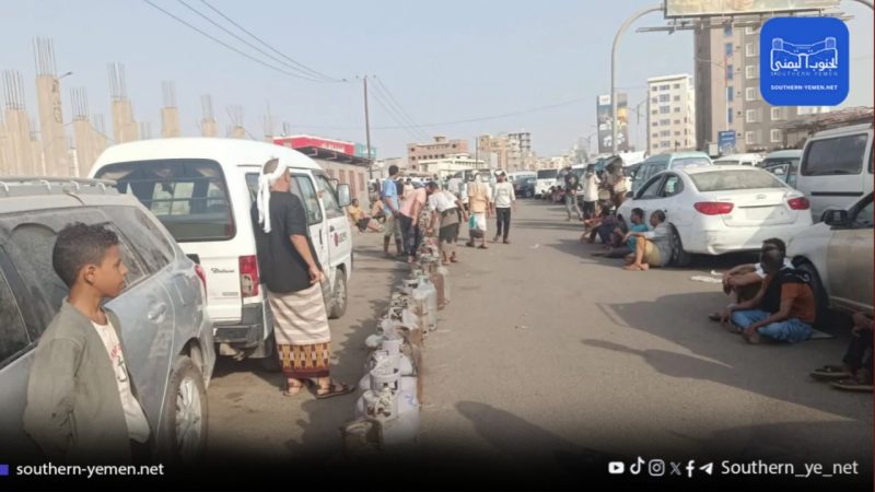 استمرار أزمة الغاز في عدن للأسبوع الثاني وسط اختناقات في النقل والتوزيع
